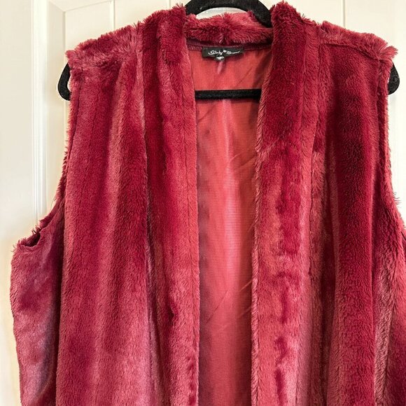 SUPER SOFT silky faux fur crimson red open front vest cardigan women's p… - Picture 2 of 9